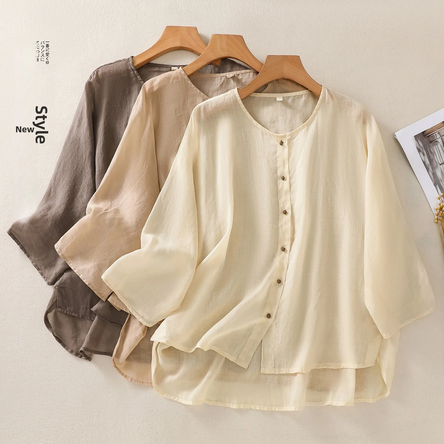 Summer 2024 Women's Loose Fit Single Button Casual Slimming Fine Flax Retro Artistic Top Versatile plus Size Tunic Shirt
Summer 2024 Women's Loose Fit Single Button Casual Slimming Fine Flax Retro Artistic Top Versatile plus Size Tunic Shirt