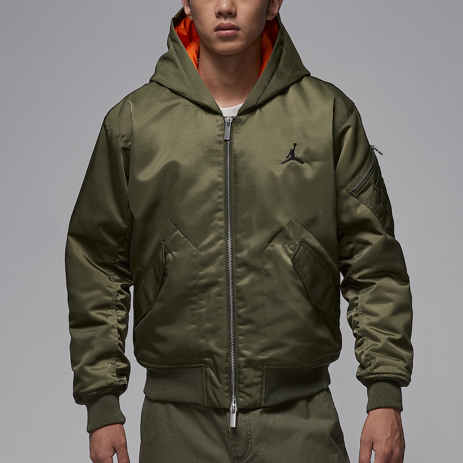 Nike Authentic JORDAN Men's Hooded Warm Loose Sport Jacket HV0541-222
Nike Authentic JORDAN Men's Hooded Warm Loose Sport Jacket HV0541-222