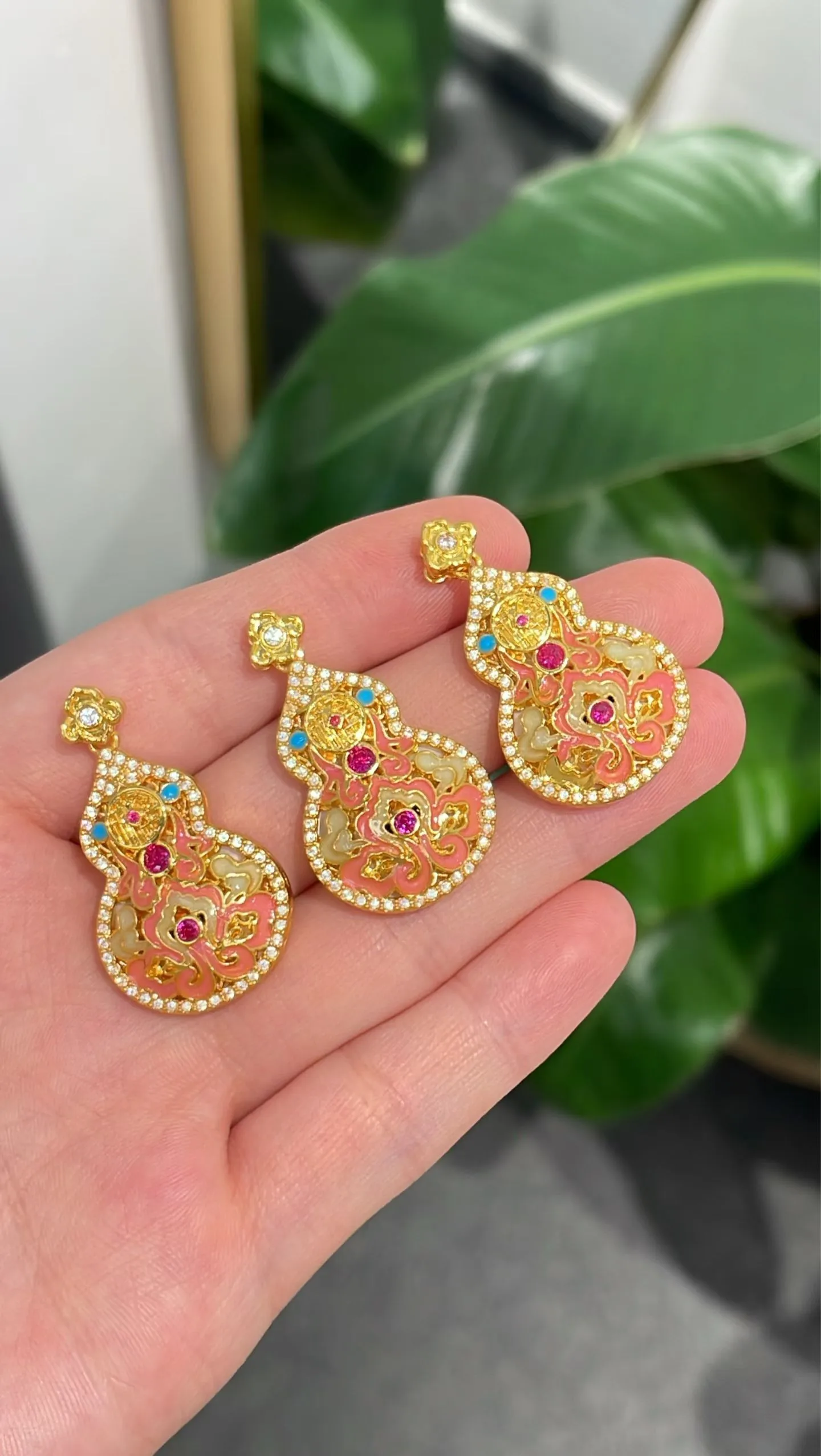 Подвеска в форме тыквы из 18-каратного золота с 3D-технологией, цвет золота, подвеска «Счастье», ювелирные изделия премиум-класса, оптовая продажа на заказ
Подвеска в форме тыквы из 18-каратного золота с 3D-технологией, цвет золота, подвеска «Счастье», ювелирные изделия премиум-класса, оптовая продажа на заказ