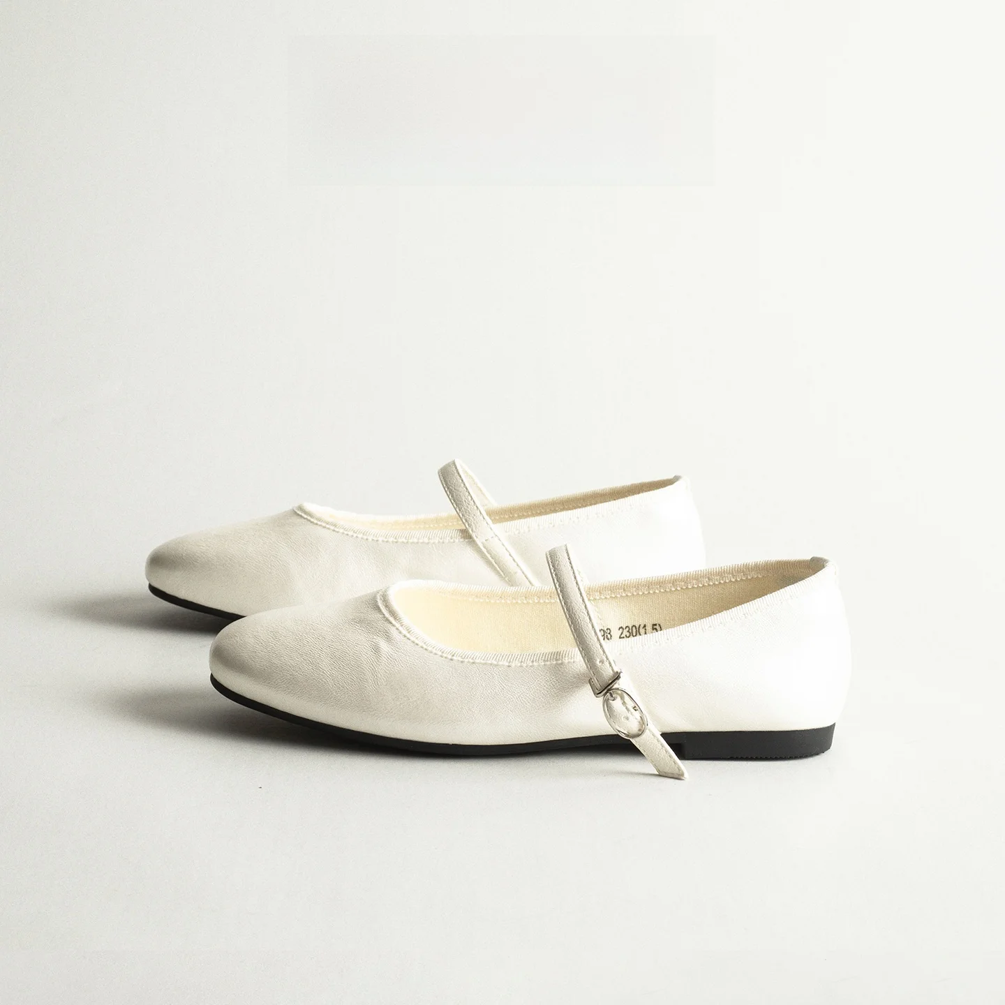 Genuine Leather Mary Jane Ballet Flat Shoes Women's Spring Versatile Soft Bottom Single Shoes Fashionable Retro Strapped
Genuine Leather Mary Jane Ballet Flat Shoes Women's Spring Versatile Soft Bottom Single Shoes Fashionable Retro Strapped