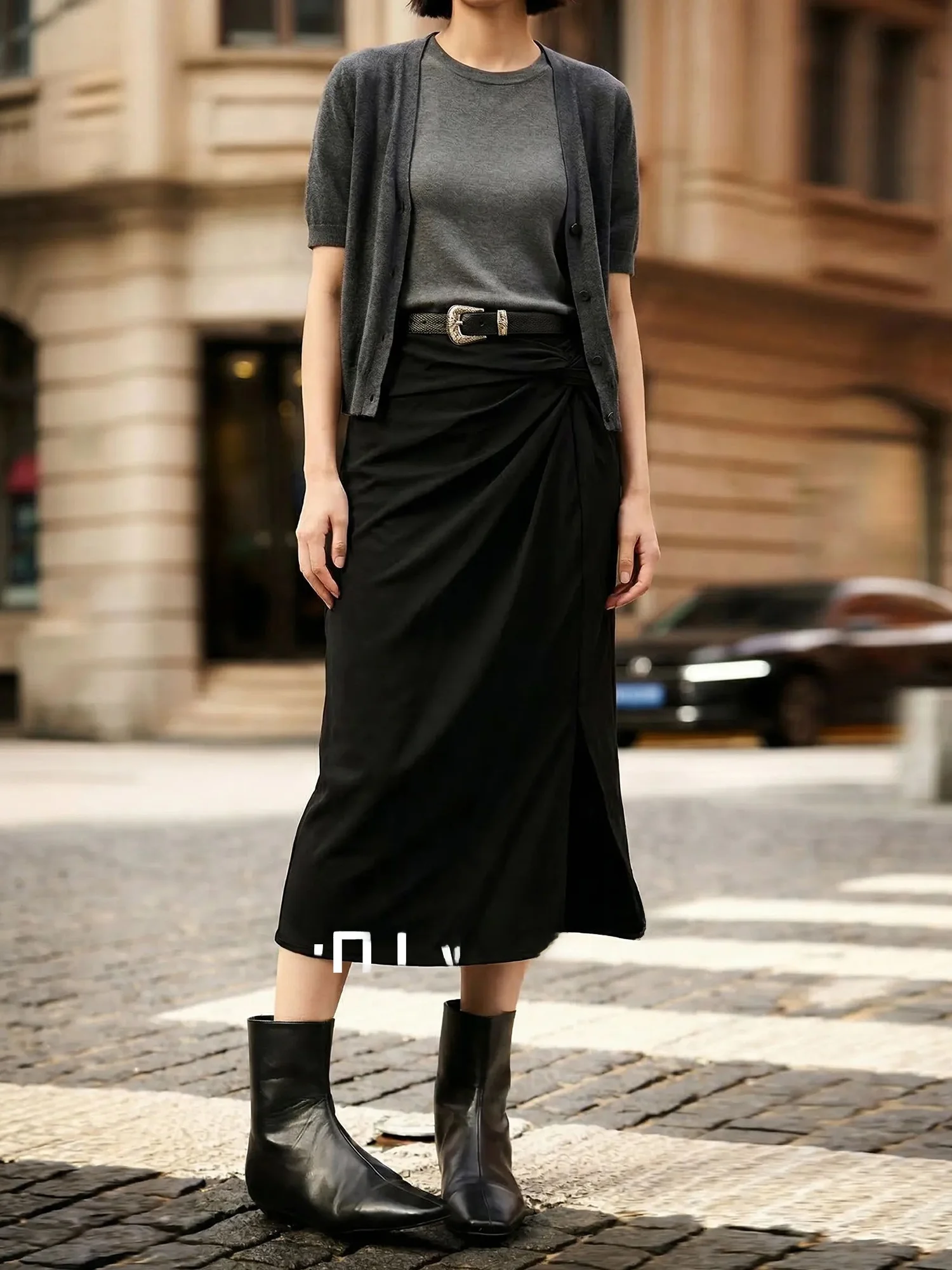 Chivirin Elegant Commute High Waist Pleated Asymmetrical Mid-Length Black Skirt Women's Fashion Daily Acetate Fiber Skirt
Chivirin Elegant Commute High Waist Pleated Asymmetrical Mid-Length Black Skirt Women's Fashion Daily Acetate Fiber Skirt