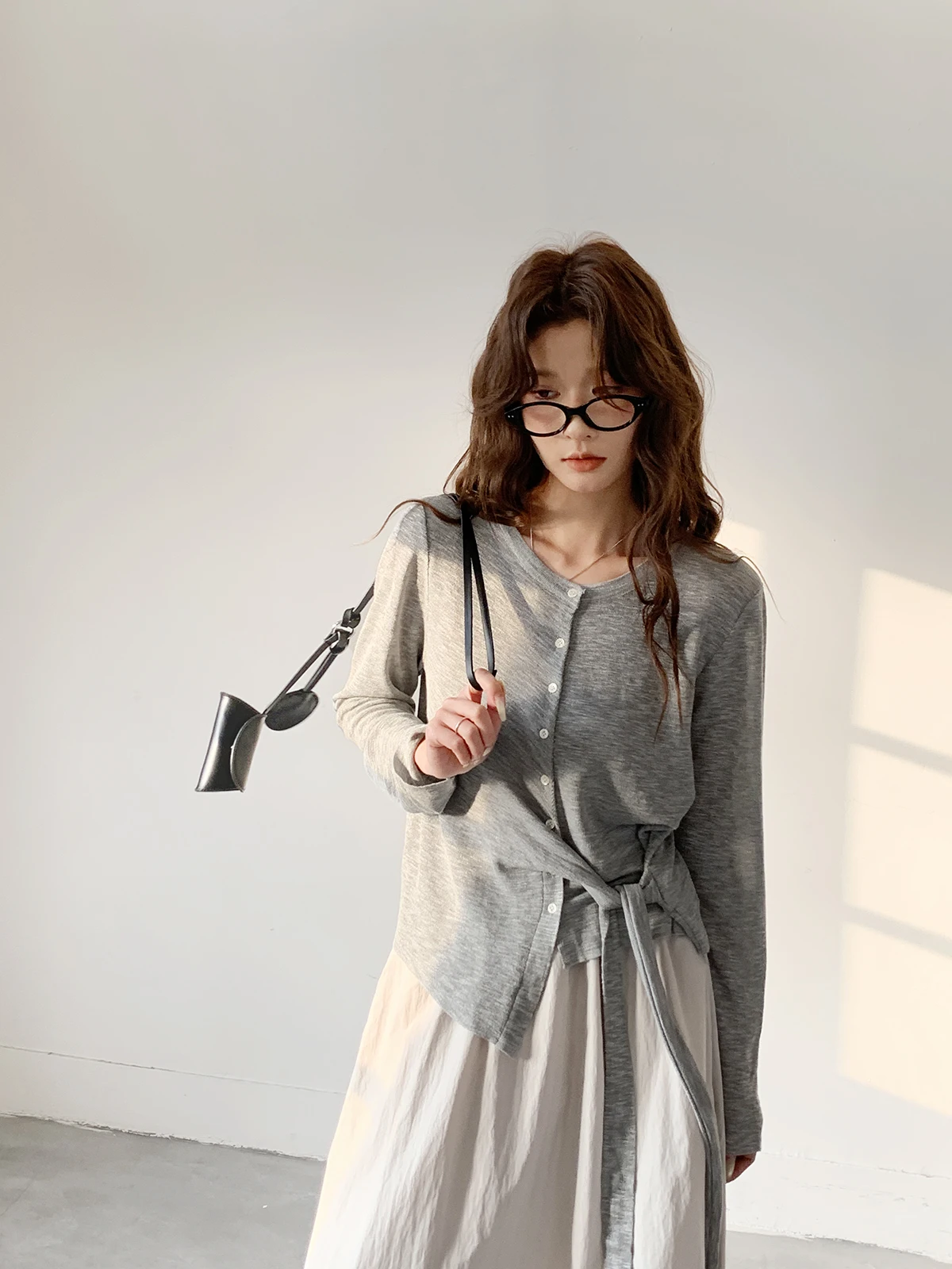 Korean Sle Girls Long Sve Knitted Top round Ne Tie Dye Thin Soft V-Ne Pullover Spring Summer Faion Ladies' Wear
Korean Sle Girls Long Sve Knitted Top round Ne Tie Dye Thin Soft V-Ne Pullover Spring Summer Faion Ladies' Wear