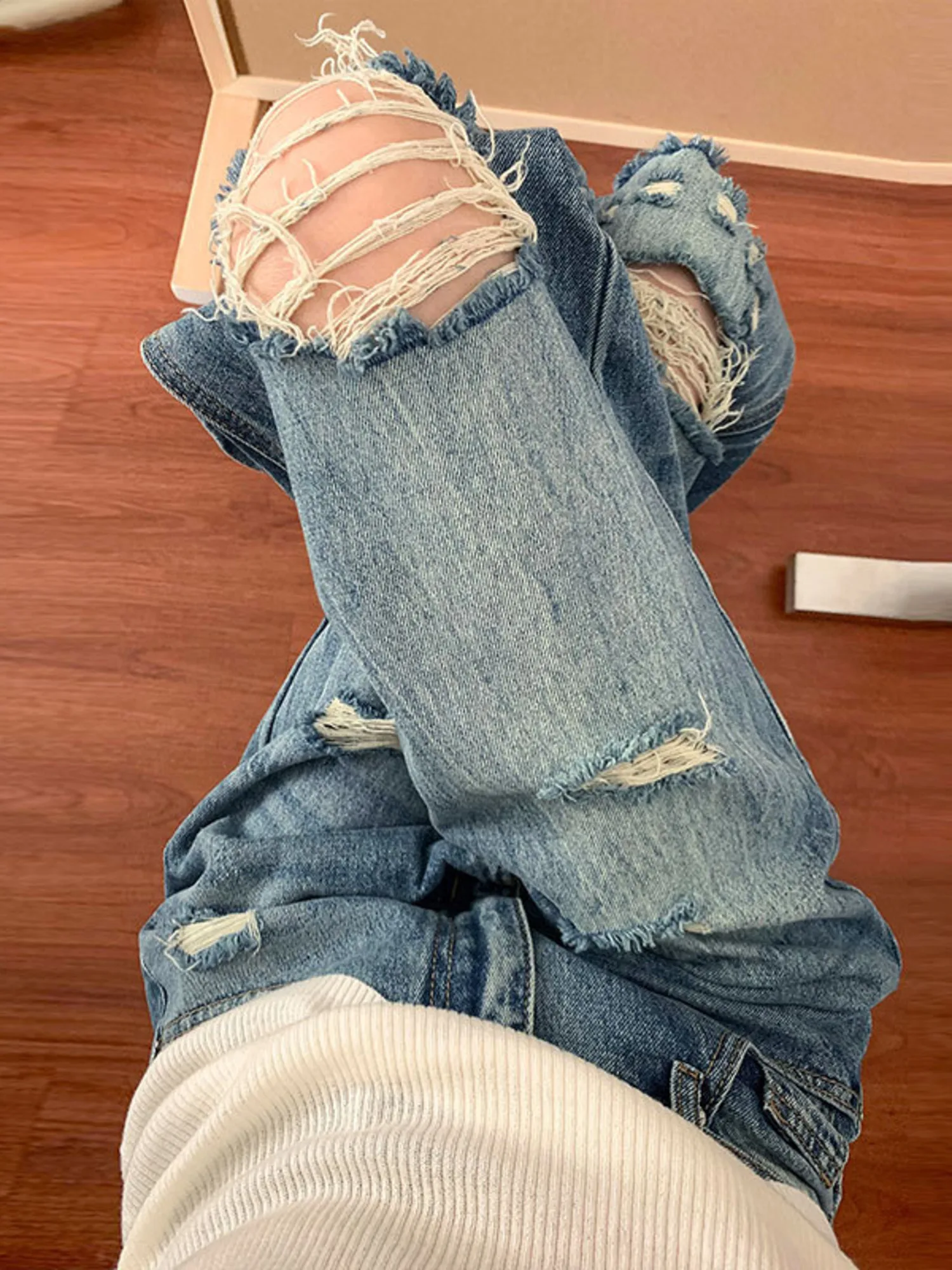 Women High Waist Wide Leg Jeans Light Blue Wash Distressed Ripped Denim Pants Vintage Frayed Hole Loose Trousers
Women High Waist Wide Leg Jeans Light Blue Wash Distressed Ripped Denim Pants Vintage Frayed Hole Loose Trousers
