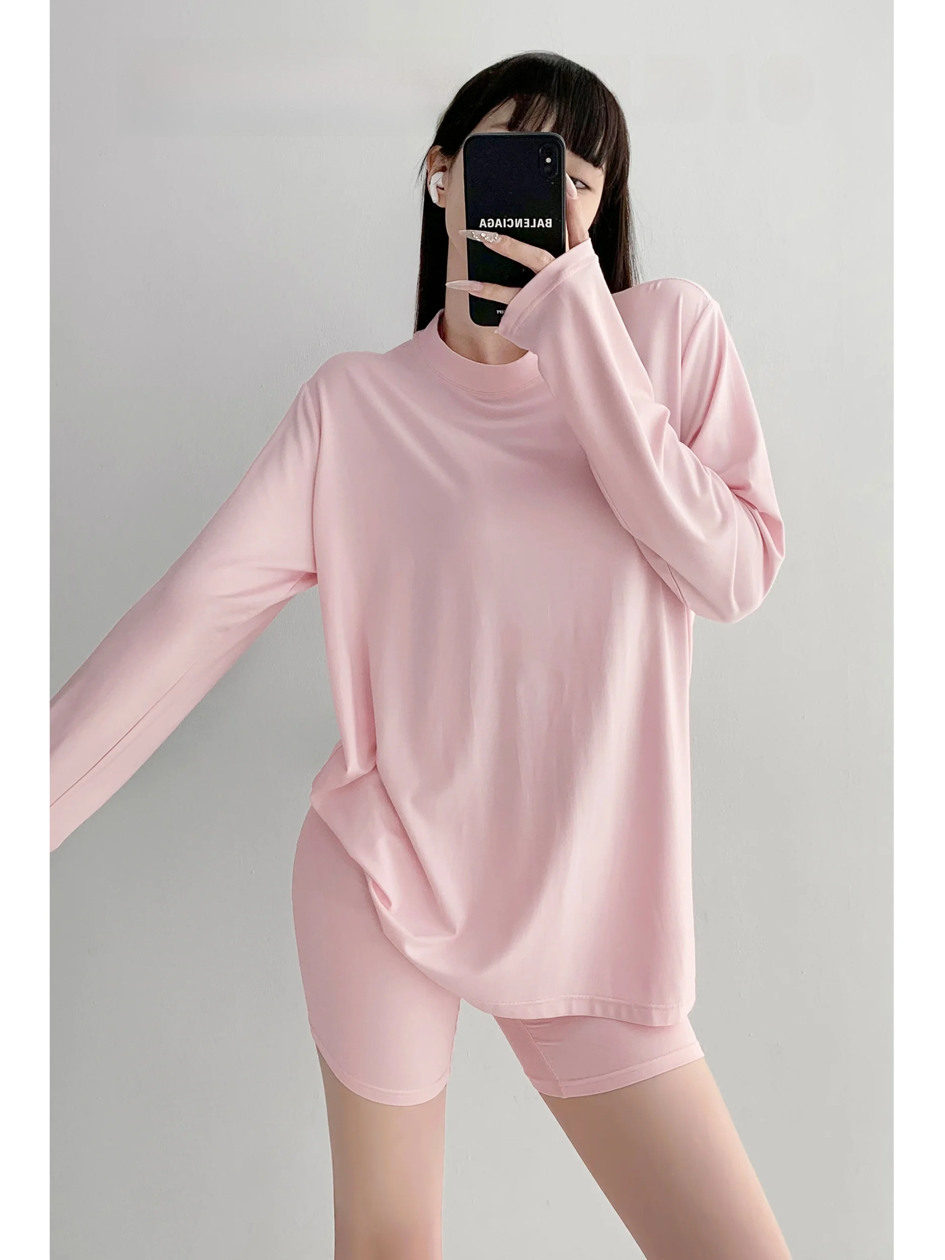 Kardashian Lazy Loose Casual Two-Piece Set Skin-Friendly round Neck Long Sleeve Home Yoga Shorts Women's Fashion Ensemble
Kardashian Lazy Loose Casual Two-Piece Set Skin-Friendly round Neck Long Sleeve Home Yoga Shorts Women's Fashion Ensemble