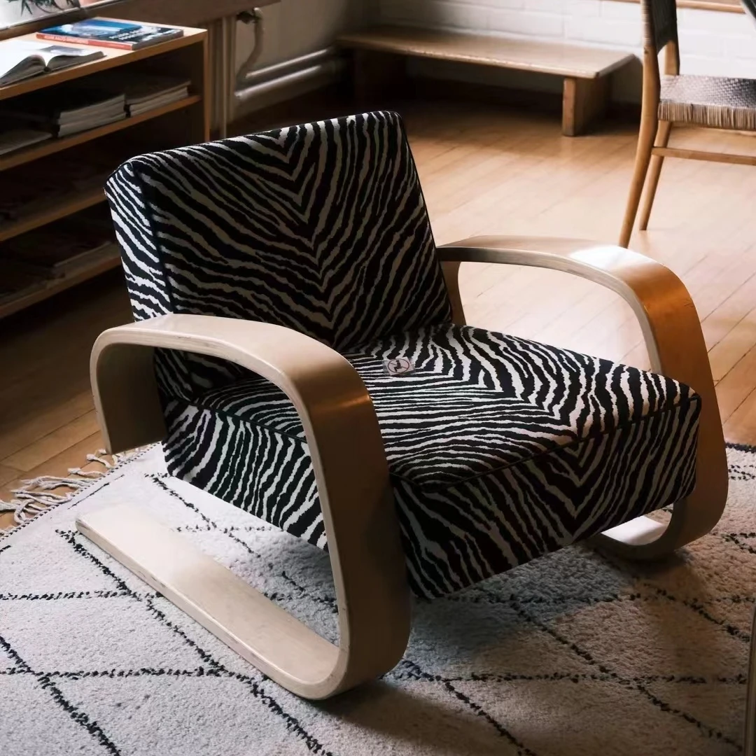 Medieval Light Luxury Armchair High-end Single Sofa Chair Home Furniture Sofas Modernos Para Sala
Medieval Light Luxury Armchair High-end Single Sofa Chair Home Furniture Sofas Modernos Para Sala