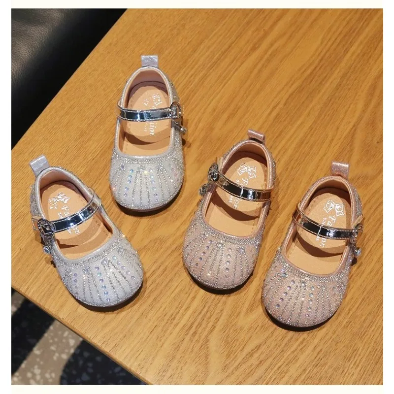 Туфли принцессы с кристаллами для девочек, детская кожаная обувь для вечеринки, свадьбы, модные детские туфли Мэри Джейн на мягкой подошве на плоской подошве, нескользящая обувь
Туфли принцессы с кристаллами для девочек, детская кожаная обувь для вечеринки, свадьбы, модные детские туфли Мэри Джейн на мягкой подошве на плоской подошве, нескользящая обувь