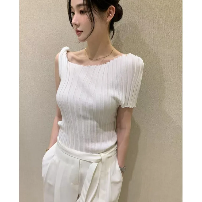 Korean Style Fashionable Summer New Simple Design Off-Shoulder Short Sleeve Knitted Sweater Women's Slim Fit Knitwear Top
Korean Style Fashionable Summer New Simple Design Off-Shoulder Short Sleeve Knitted Sweater Women's Slim Fit Knitwear Top
