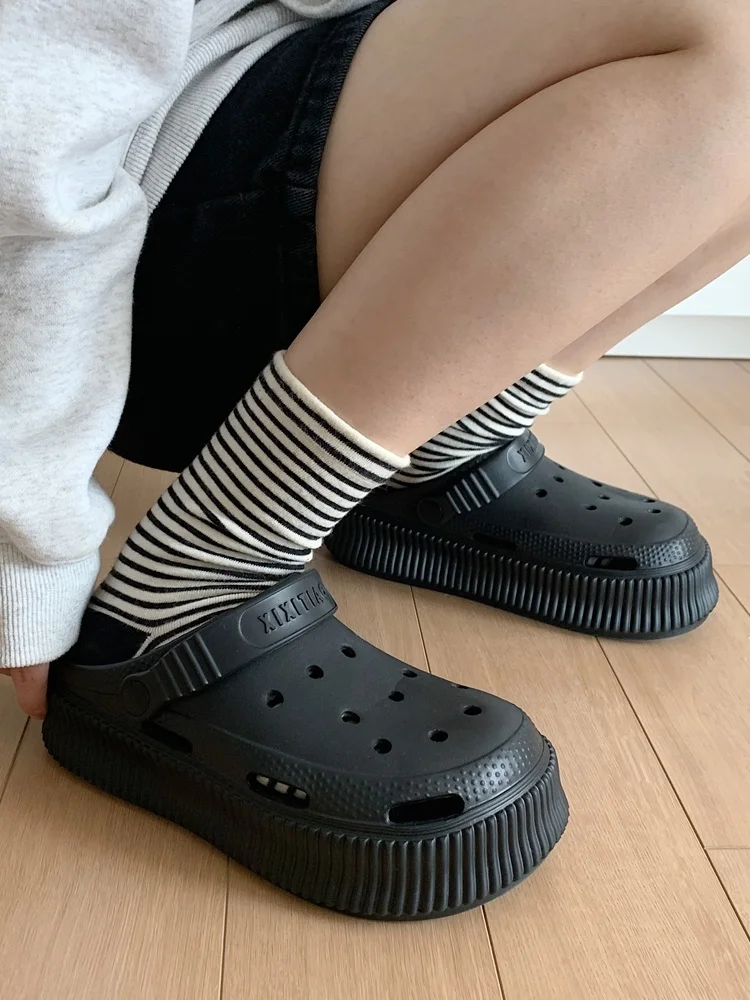Hole Garden Shoes For Female 2023 Summer Ins Outside 4cm Thick Soled Sole Slipper Hollow Out Sandals Flip Flops Home Slipper
Hole Garden Shoes For Female 2023 Summer Ins Outside 4cm Thick Soled Sole Slipper Hollow Out Sandals Flip Flops Home Slipper