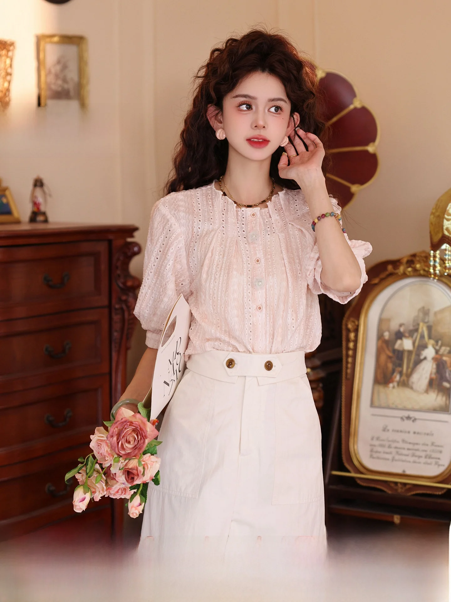 Bluebell Flower Unique Stylish Short Sleeve Shirt Women's Fashionable Versatile Slimming Top Chend's Retro Style Loose Fit Po...
Bluebell Flower Unique Stylish Short Sleeve Shirt Women's Fashionable Versatile Slimming Top Chend's Retro Style Loose Fit Po...