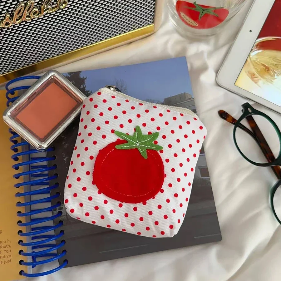 Кошелек-монетница в стиле Tomato Style, красный в горошек, мини-кошелек для денег, милый кошелек в корейском стиле, маленький кошелек для мелочи, помады, наушников, сумочка для хранения
Кошелек-монетница в стиле Tomato Style, красный в горошек, мини-кошелек для денег, милый кошелек в корейском стиле, маленький кошелек для мелочи, помады, наушников, сумочка для хранения