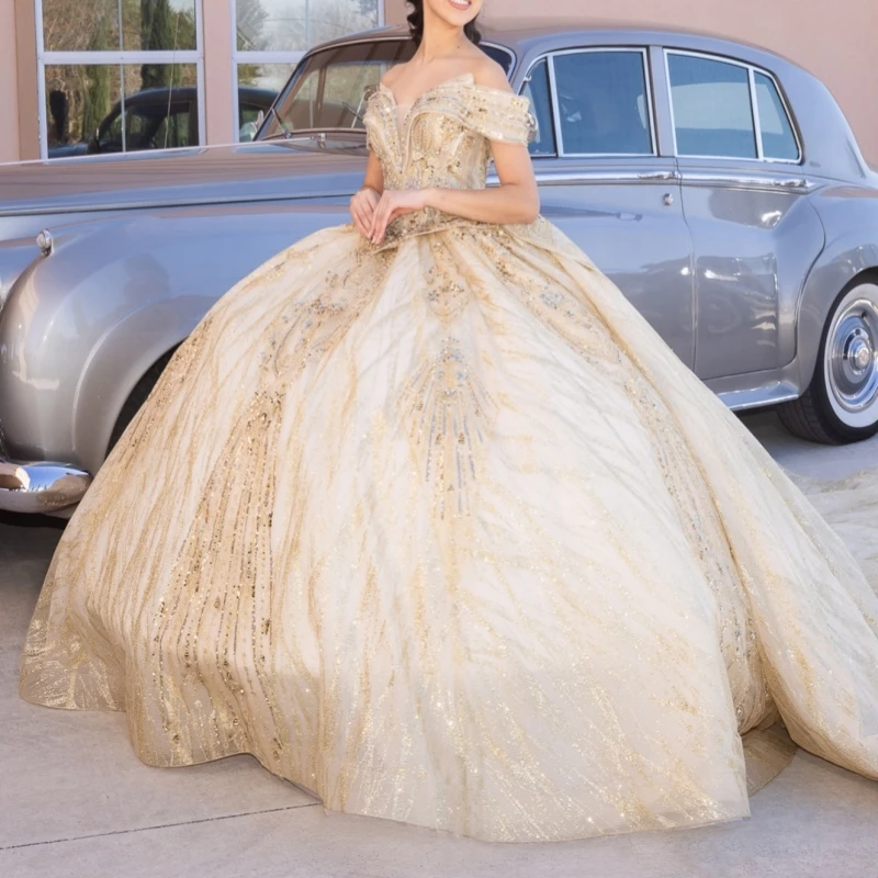 Light champagne Shiny Ball Gown Quinceanera Dresses Sequin Lace Beading Crystal Tull Corset Off The Shoulder Sweet 16 Dress vest
Light champagne Shiny Ball Gown Quinceanera Dresses Sequin Lace Beading Crystal Tull Corset Off The Shoulder Sweet 16 Dress vest