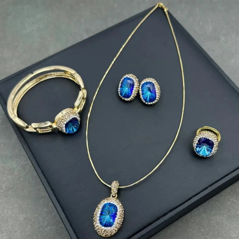 New Blue shine crystal necklace earnail ring bracelet WOMEN'S jewelry set simple fashion luxury accessories free shipping
New Blue shine crystal necklace earnail ring bracelet WOMEN'S jewelry set simple fashion luxury accessories free shipping