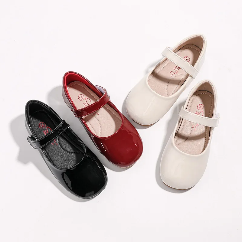 Модная высококачественная детская кожаная обувь, осень 2023, новая повседневная обувь для девочек в британском стиле, удобная нескользящая детская обувь для выступлений
Модная высококачественная детская кожаная обувь, осень 2023, новая повседневная обувь для девочек в британском стиле, удобная нескользящая детская обувь для выступлений