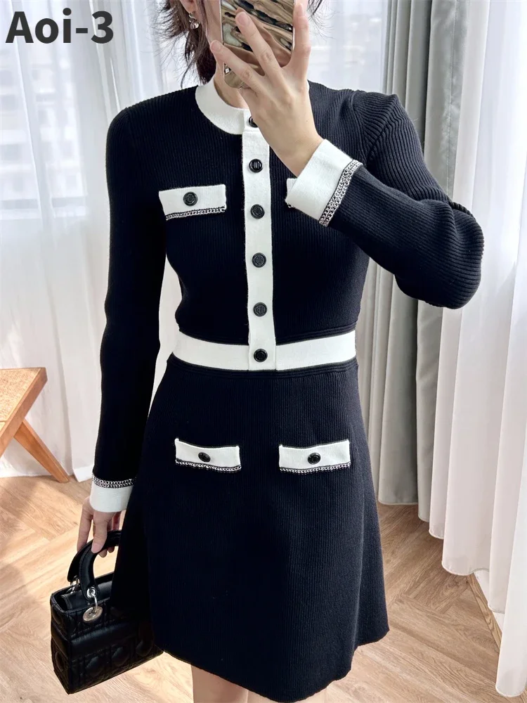 French Fashion Knitted Dresses Women 2023 Autumn Winter Elegant Slimming Contrast Color O-Neck Button High Quality Mini Dresses
French Fashion Knitted Dresses Women 2023 Autumn Winter Elegant Slimming Contrast Color O-Neck Button High Quality Mini Dresses