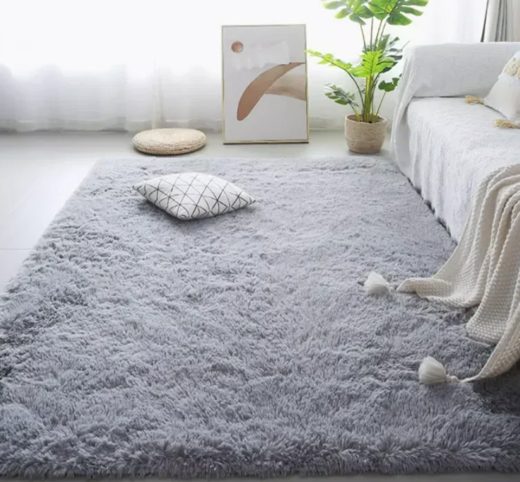 Simple modern living room, coffee table, long plush large carpet, rectangular bedside
Simple modern living room, coffee table, long plush large carpet, rectangular bedside