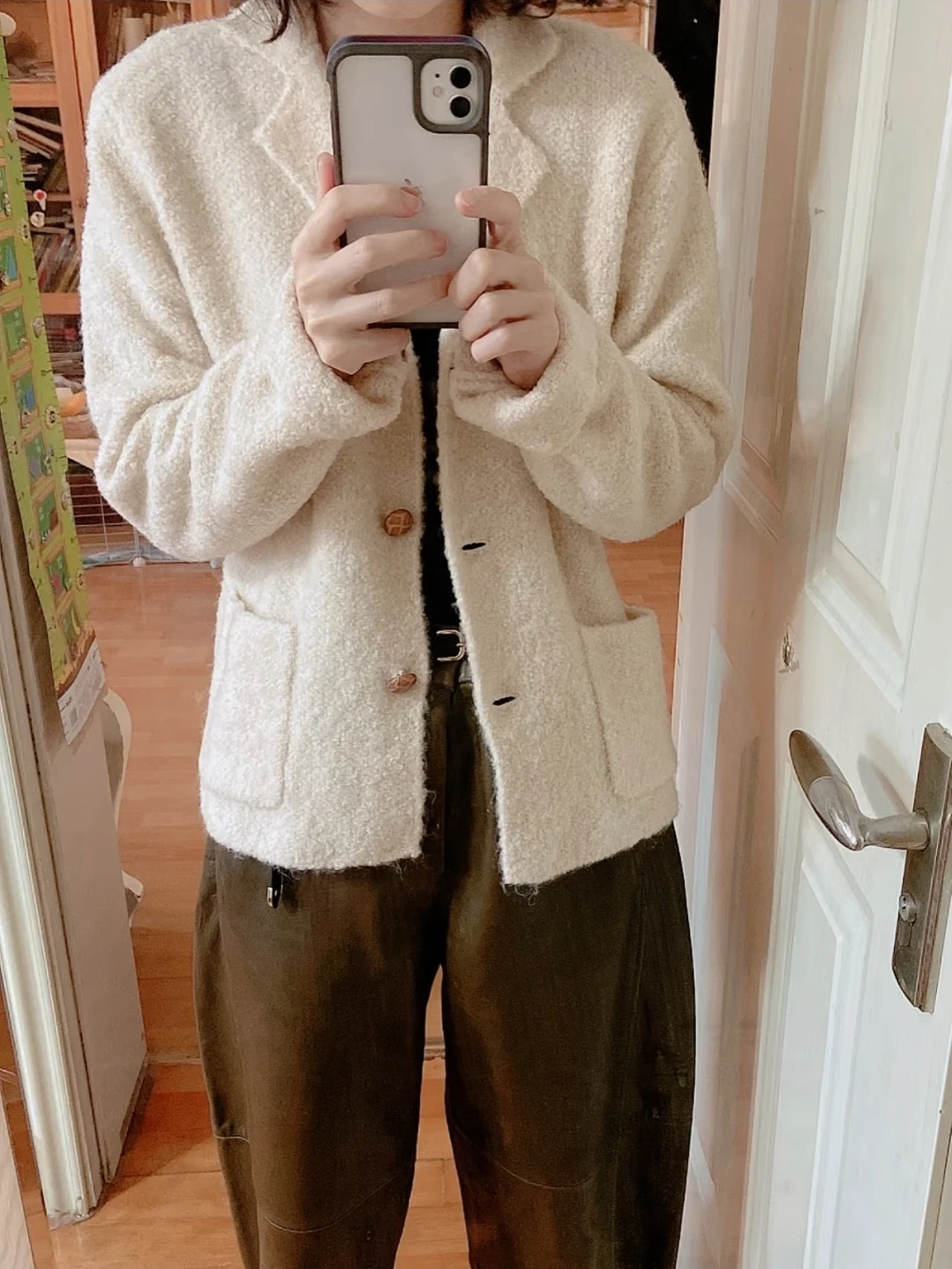 Women's Knitted V-Ne Coat with Large kets Autumn Winter Faion Korean Sle Loose Fit Long Sve Single Button Closure
Women's Knitted V-Ne Coat with Large kets Autumn Winter Faion Korean Sle Loose Fit Long Sve Single Button Closure