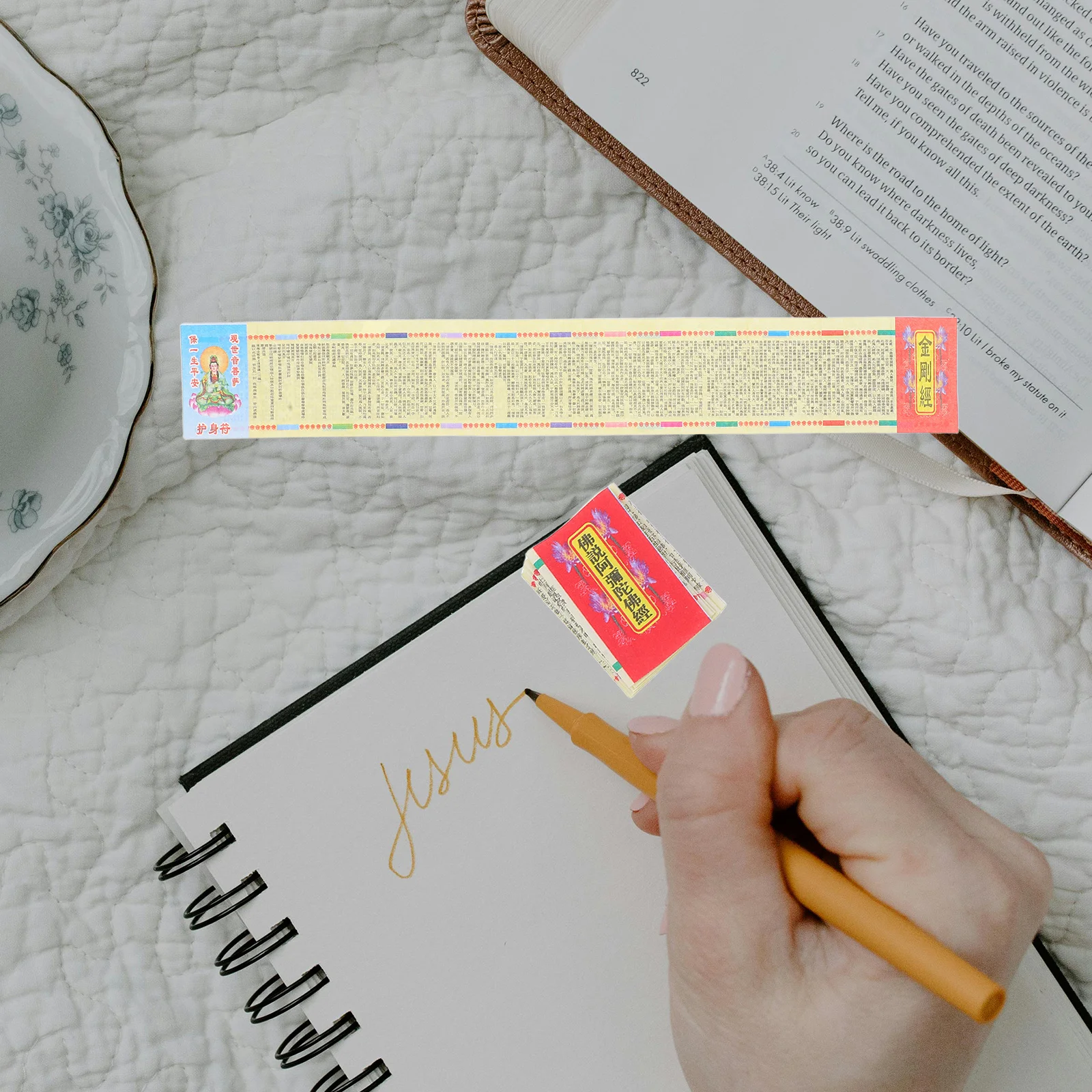 7Pcs Tiny Buddhist Scroll Miniature Sacred Text Delicate Spiritual Ornament for Personal Belief Display Portable Home Temple
7Pcs Tiny Buddhist Scroll Miniature Sacred Text Delicate Spiritual Ornament for Personal Belief Display Portable Home Temple