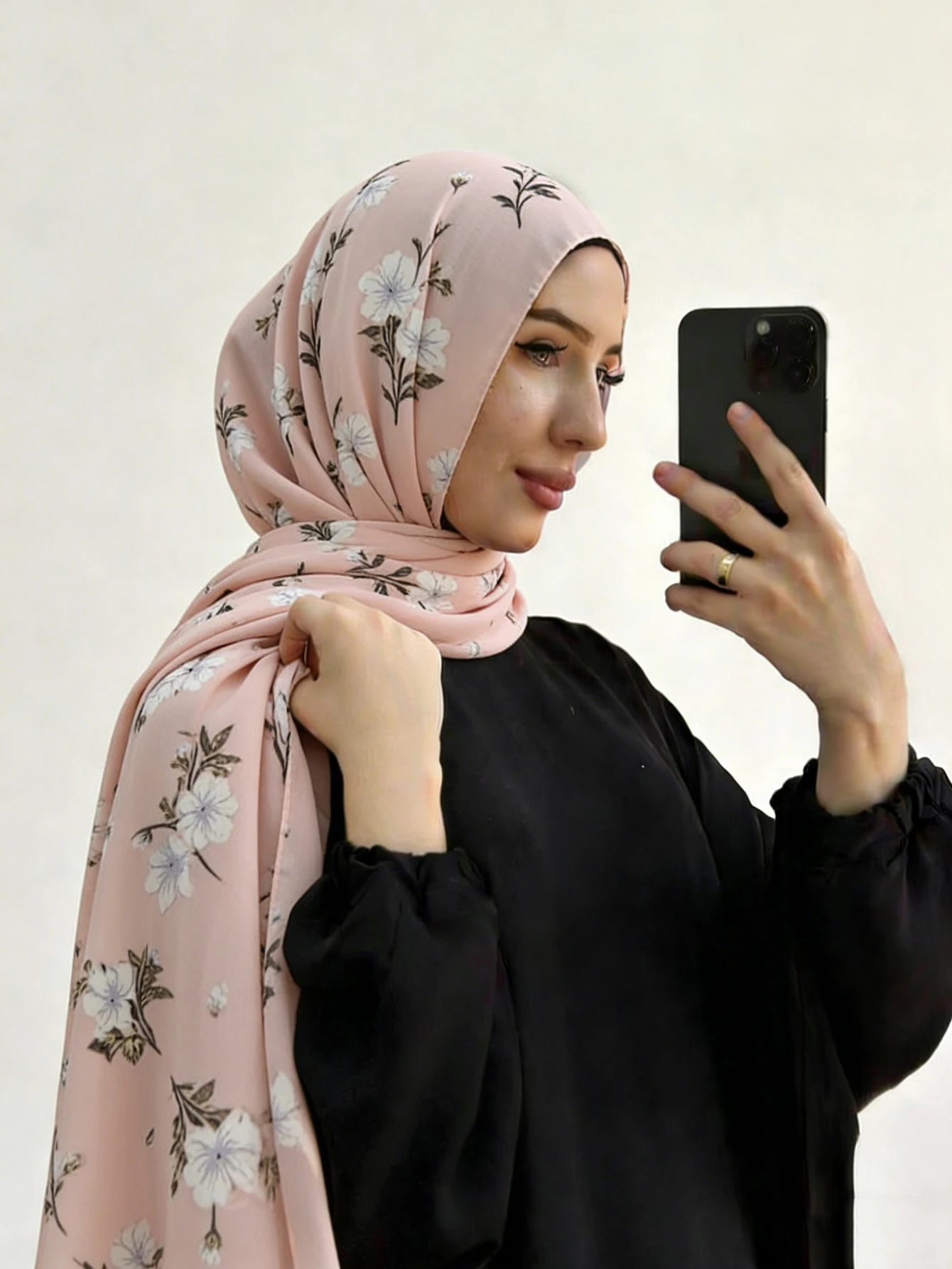 New Printed Pearl Chiffon Hijab Malaysian Scarf Shawls Arab Headscarf Wraps for Muslim Flower Foulard Tudung Bawal
New Printed Pearl Chiffon Hijab Malaysian Scarf Shawls Arab Headscarf Wraps for Muslim Flower Foulard Tudung Bawal
