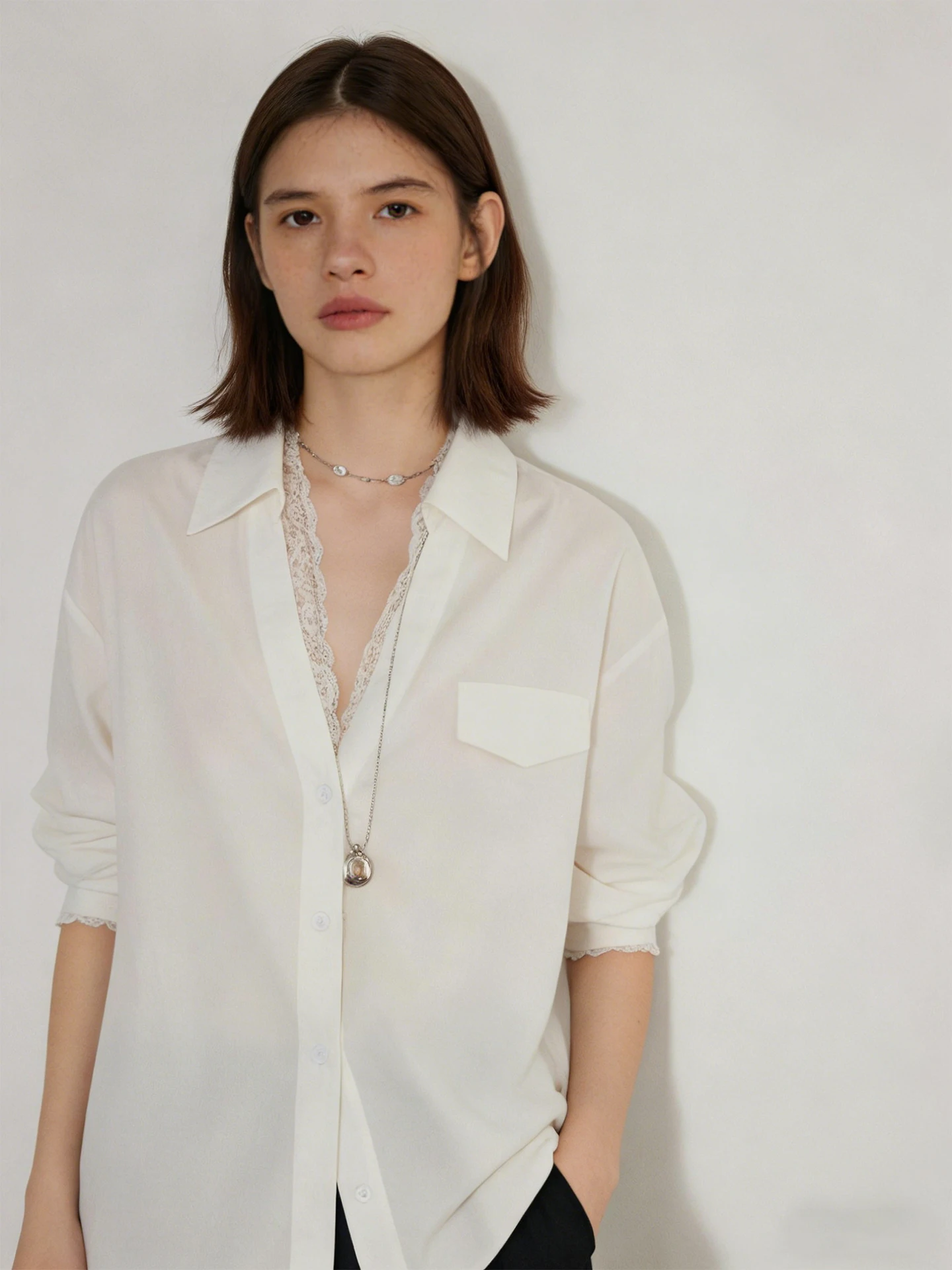 Ele Lace Trim V-Ne Long Sve Loose Women's irt Spring Faion French Sle Lightweight Luxury White Patchwork Top
Ele Lace Trim V-Ne Long Sve Loose Women's irt Spring Faion French Sle Lightweight Luxury White Patchwork Top