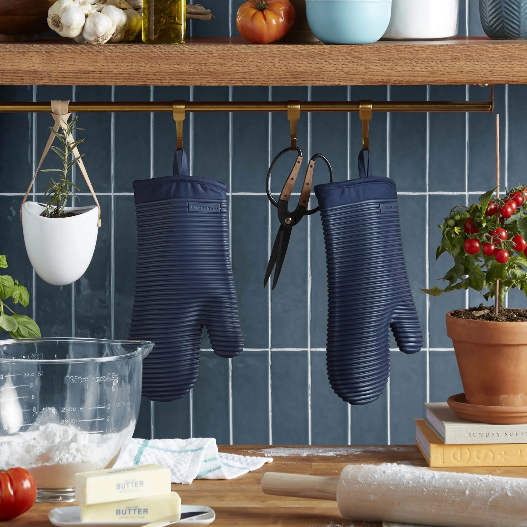 Ribbed Soft Silicone Oven Mitt 2-Pack Set, Ink Blue, 7.5"x13"
Ribbed Soft Silicone Oven Mitt 2-Pack Set, Ink Blue, 7.5"x13"