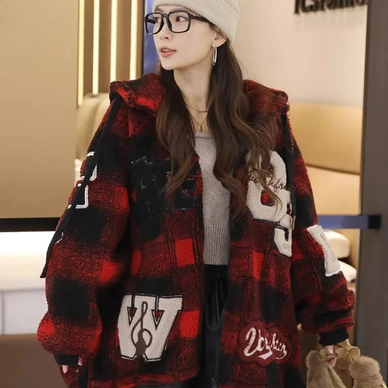 2026 Winter Women's Vintage British Hooded Jacket - Red Plaid Corduroy Sherpa Lined Thick Oversized Loose Coat
2026 Winter Women's Vintage British Hooded Jacket - Red Plaid Corduroy Sherpa Lined Thick Oversized Loose Coat