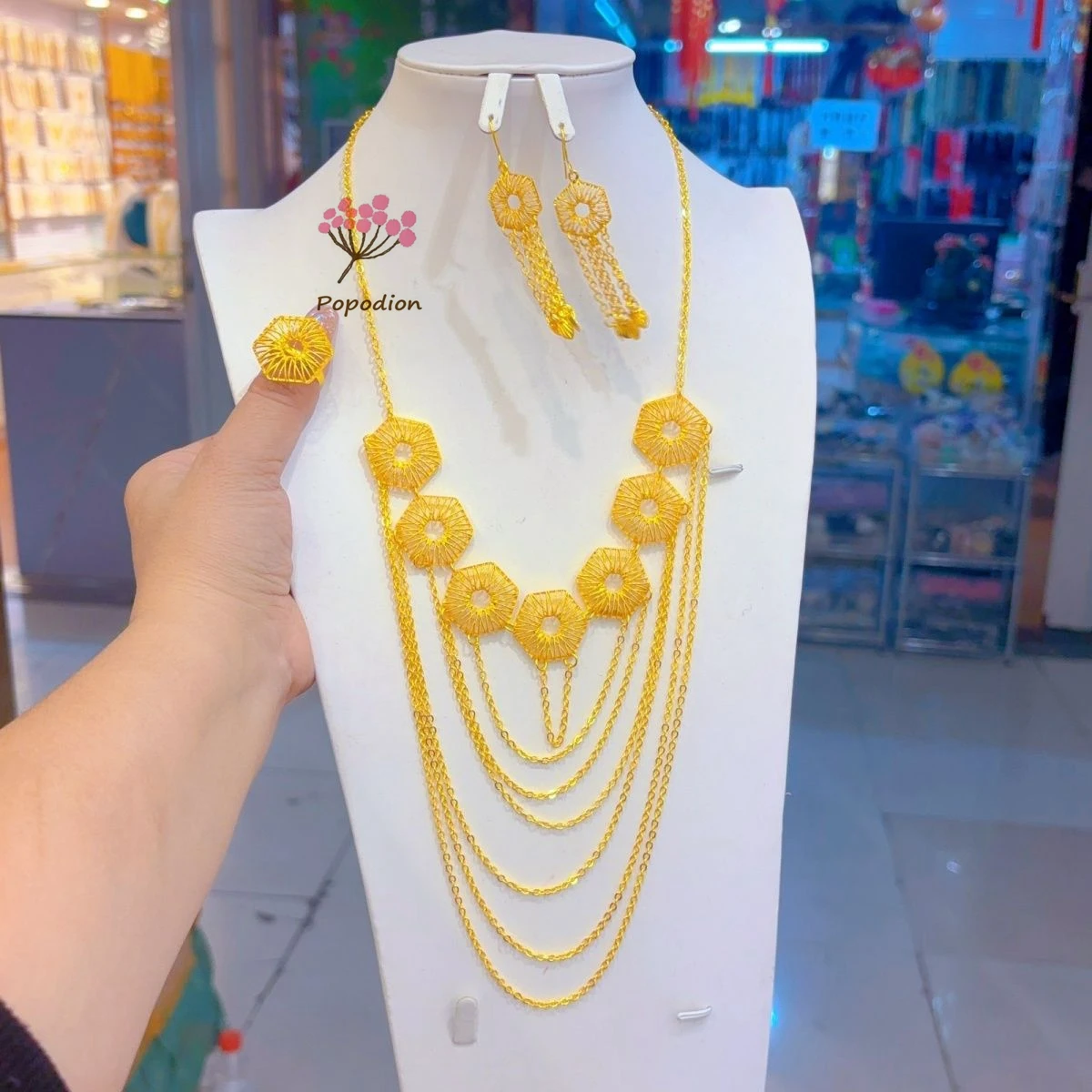 New Dubai 24K Gold Plated Ring Necklace Earrings Romantic Wedding Gift Party Jewelry Set for Women DD10580
New Dubai 24K Gold Plated Ring Necklace Earrings Romantic Wedding Gift Party Jewelry Set for Women DD10580