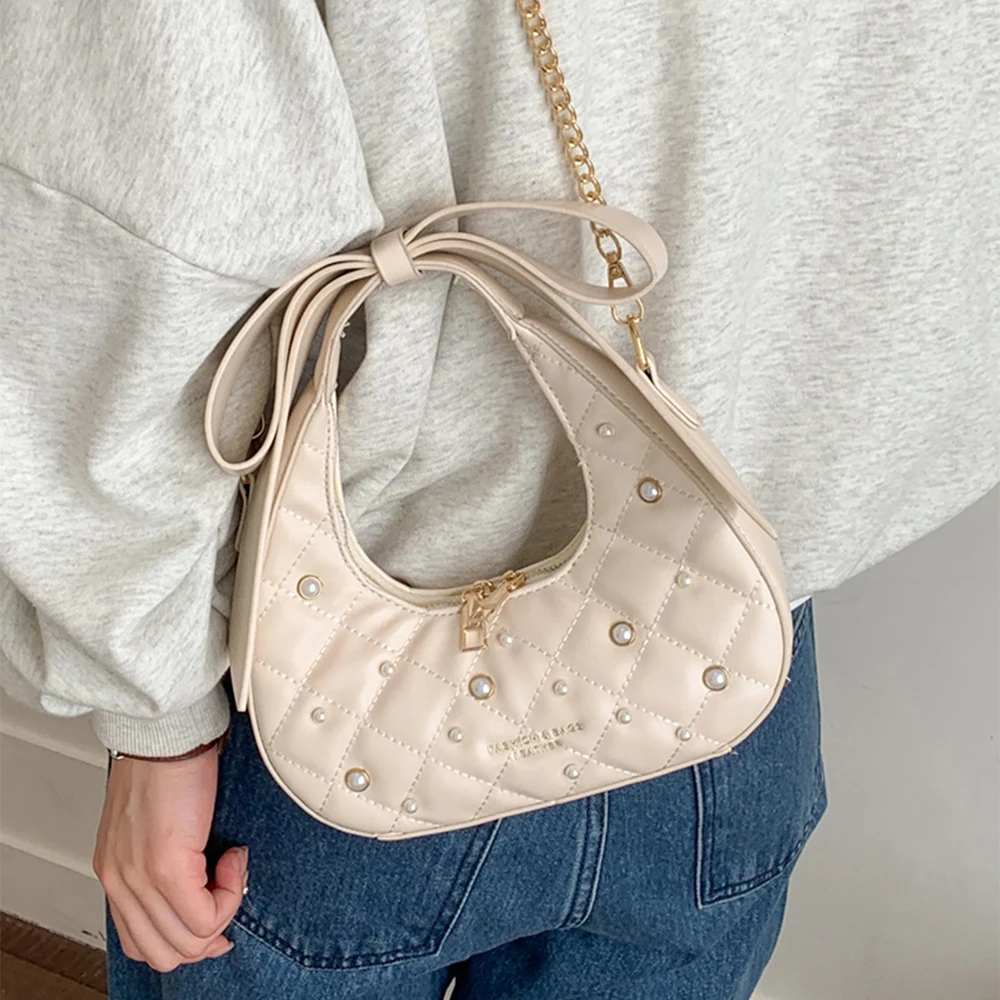 Solid Color Gentle Bow Design Handbags Female Commuting Versatile PU Leather Pearl Shoulder Bag Phone Lipstick Crossbody Bags
Solid Color Gentle Bow Design Handbags Female Commuting Versatile PU Leather Pearl Shoulder Bag Phone Lipstick Crossbody Bags