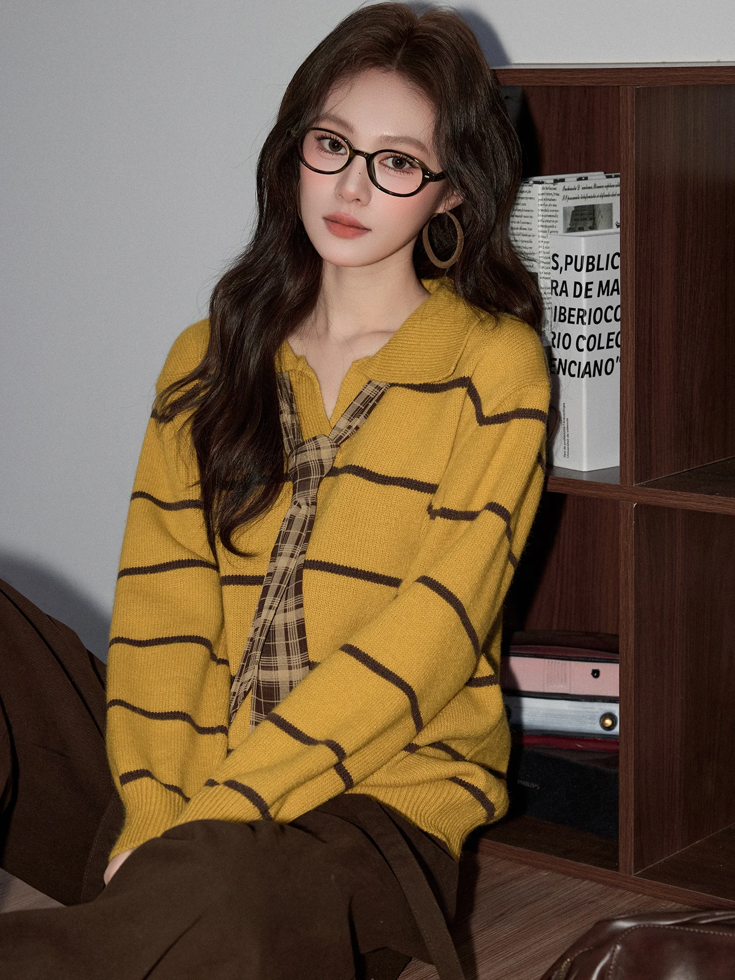 Желтый полосатый вязаный свитер для женщин, осенне-зимний, с длинными рукавами, свободного кроя, мягкий, удобный, в корейском стиле
Желтый полосатый вязаный свитер для женщин, осенне-зимний, с длинными рукавами, свободного кроя, мягкий, удобный, в корейском стиле