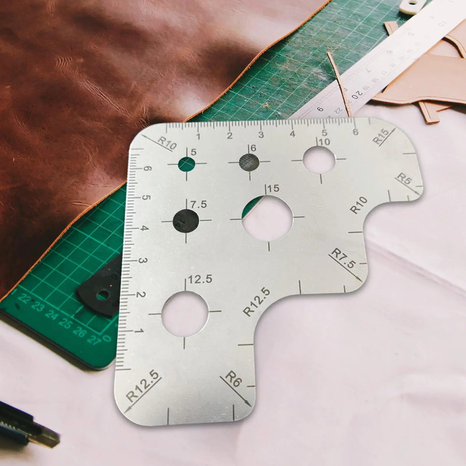 Leathercraft Drawing Ruler Cutting Ruler Positioning Metal Leather Crafting
Leathercraft Drawing Ruler Cutting Ruler Positioning Metal Leather Crafting