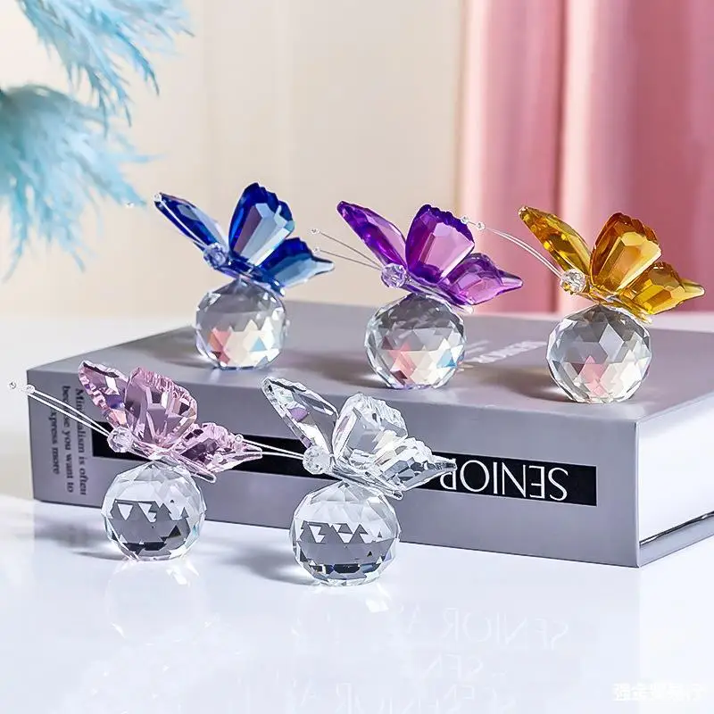 E5 Home Decor Crystal Butterfly With Ball Figurine Home Wedding Decoration Glass Craft Collection Table Ornaments Souvenir Gifts
E5 Home Decor Crystal Butterfly With Ball Figurine Home Wedding Decoration Glass Craft Collection Table Ornaments Souvenir Gifts