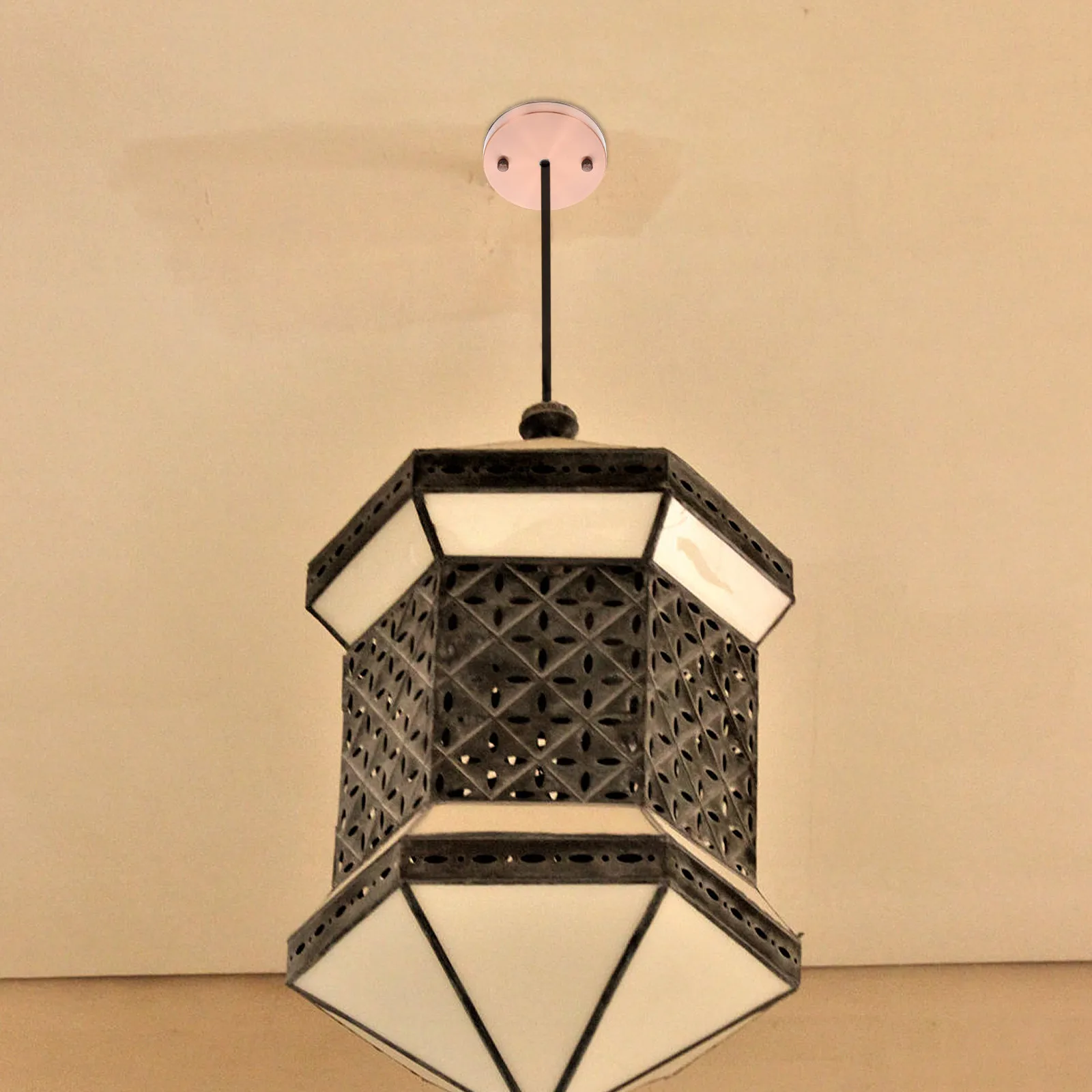 Sturdy Fashionable Ceiling Cover Plate for Pendant Light Chandelier Canopy Mounting Bracket Ideal for Cafe Bar Restaurant Home
Sturdy Fashionable Ceiling Cover Plate for Pendant Light Chandelier Canopy Mounting Bracket Ideal for Cafe Bar Restaurant Home