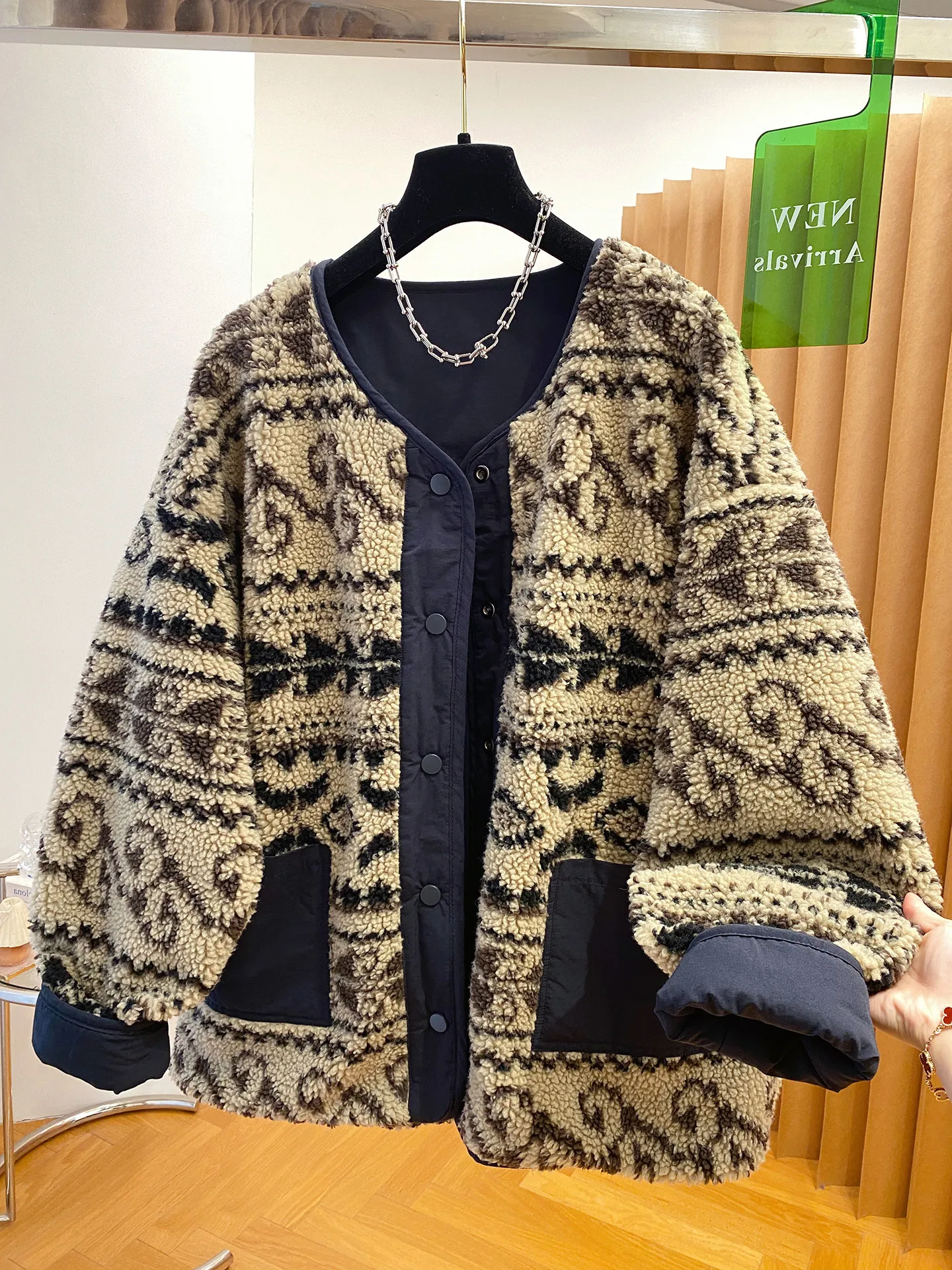 Premium Vintage Heavyweight Fce Warm round Ne Jaet Women's Autumn Winter Faion Loose Slimming Versatile Top
Premium Vintage Heavyweight Fce Warm round Ne Jaet Women's Autumn Winter Faion Loose Slimming Versatile Top