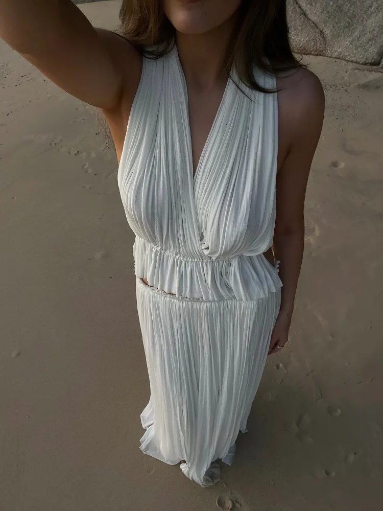 V-neck Halter Tops Long Skirts Set Women Sexy Solid Crop Top Suit With Pleated Skirt Female 2025 Summer Party Evening Outfits
V-neck Halter Tops Long Skirts Set Women Sexy Solid Crop Top Suit With Pleated Skirt Female 2025 Summer Party Evening Outfits 