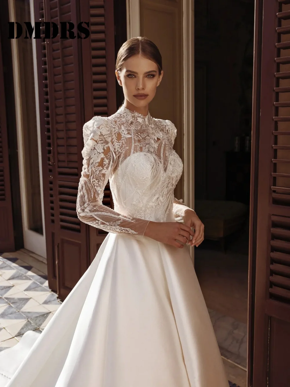 Elegant Long-Sleeved Wedding Dresses Charming Appliqué Bridal Gowns Formal Lace Floor-Length Wedding Gowns Vestidos De Novia
Elegant Long-Sleeved Wedding Dresses Charming Appliqué Bridal Gowns Formal Lace Floor-Length Wedding Gowns Vestidos De Novia