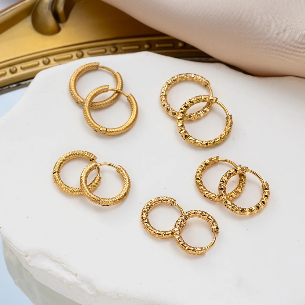 2 пары круглых серег из нержавеющей стали золотого цвета с текстурой сетки, серьги-кольца, основа для женщин, принадлежности для изготовления ювелирных изделий, аксессуары
2 пары круглых серег из нержавеющей стали золотого цвета с текстурой сетки, серьги-кольца, основа для женщин, принадлежности для изготовления ювелирных изделий, аксессуары