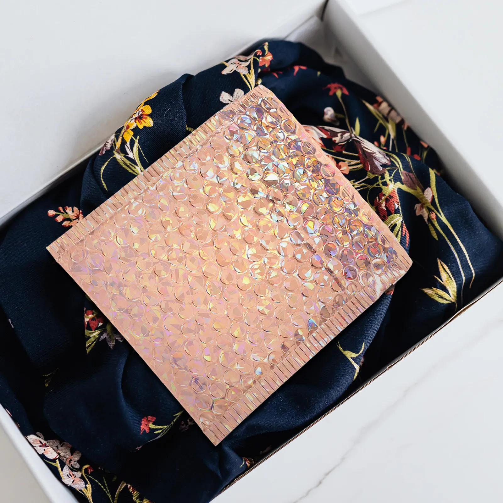 20Pcs Portable Bubble Mailers High-Class Pet Aluminum Foil Film Shipping Bags for Small Business 6x10 Bubble Mailers
20Pcs Portable Bubble Mailers High-Class Pet Aluminum Foil Film Shipping Bags for Small Business 6x10 Bubble Mailers