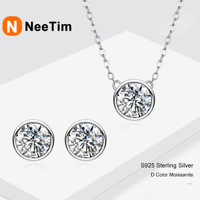 NeeTim 0.5ct 1ct D Color VVS1 Moissanite Jewelry Set 925 Silver with 18k White Gold Plated Necklace Stud Earrings Sets for Women
NeeTim 0.5ct 1ct D Color VVS1 Moissanite Jewelry Set 925 Silver with 18k White Gold Plated Necklace Stud Earrings Sets for Women