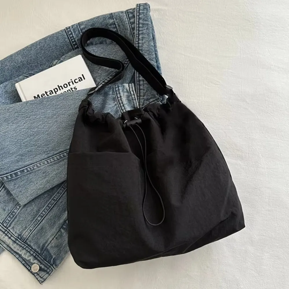 Oxford Cloth Versatile Shoulder Bag Solid Color Lightweight Casual Crossbody Bag Large Capacity Korean Style
Oxford Cloth Versatile Shoulder Bag Solid Color Lightweight Casual Crossbody Bag Large Capacity Korean Style