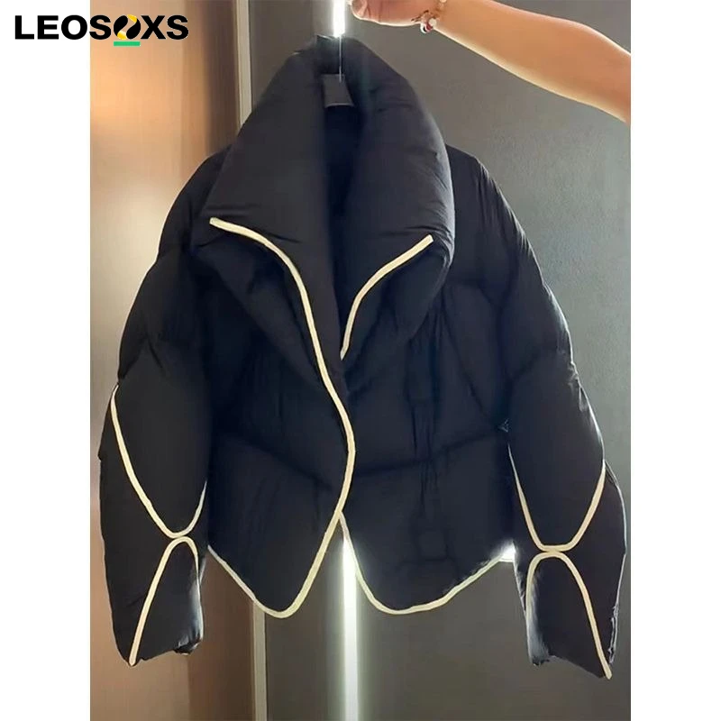 LEOSOXS Black Short Puffy Warm Cotton Jacket Soft Thick Bread Style Comfortable Winter Coat Korean Casual Style Y2K Women's Coat
LEOSOXS Black Short Puffy Warm Cotton Jacket Soft Thick Bread Style Comfortable Winter Coat Korean Casual Style Y2K Women's Coat