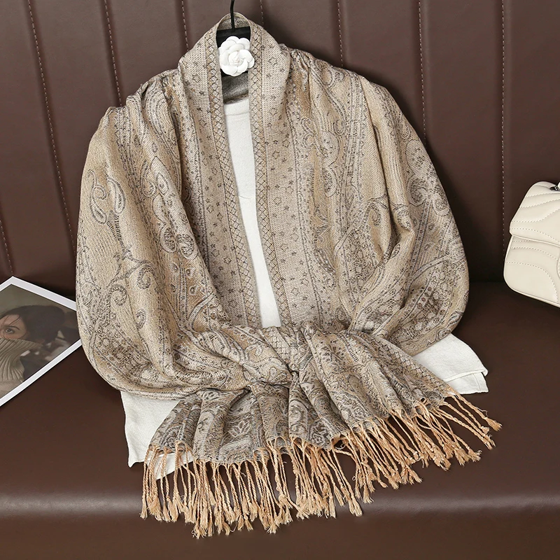 Мусульманский хиджаб в богемном стиле, женский ретро жаккардовый шарф с узором пейсли, толстая кашемировая шаль с кисточками, зимняя теплая накидка из пашмины
Мусульманский хиджаб в богемном стиле, женский ретро жаккардовый шарф с узором пейсли, толстая кашемировая шаль с кисточками, зимняя теплая накидка из пашмины