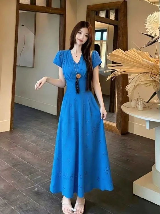 Elegant Blue Hollow out Short Sleeve Dress plus Size Summer Fashionable Versatile Slimming Women's Dress A-Line Skirt V-Neck
Elegant Blue Hollow out Short Sleeve Dress plus Size Summer Fashionable Versatile Slimming Women's Dress A-Line Skirt V-Neck