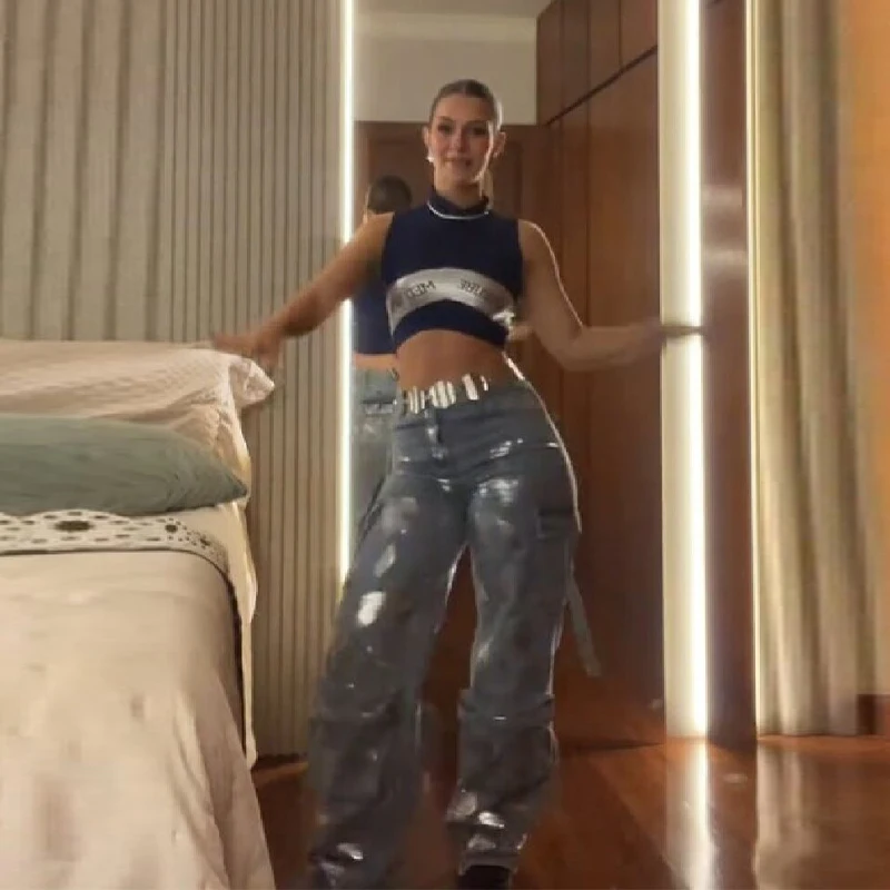 Новинка 2023 года, пряные брюки-карго для девочек, высокая талия, металлическое украшение с карманами, современный стиль, рабочие джинсовые брюки, стильные длинные джинсы
Новинка 2023 года, пряные брюки-карго для девочек, высокая талия, металлическое украшение с карманами, современный стиль, рабочие джинсовые брюки, стильные длинные джинсы