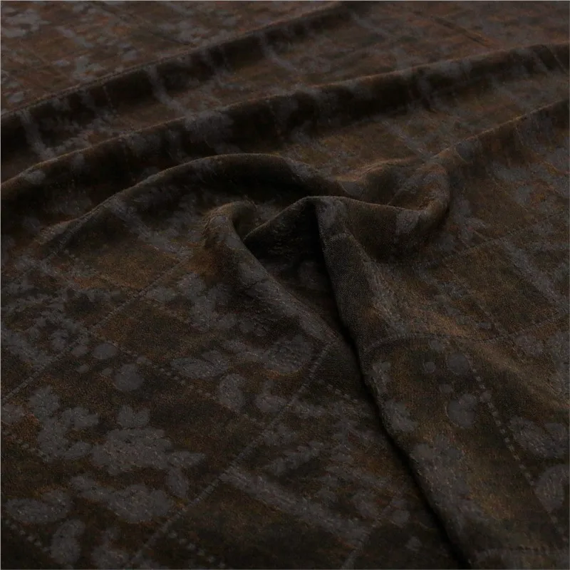 This is a high-end crepe yarn fabric with sticky and elastic feel niche designer for fashion
This is a high-end crepe yarn fabric with sticky and elastic feel niche designer for fashion