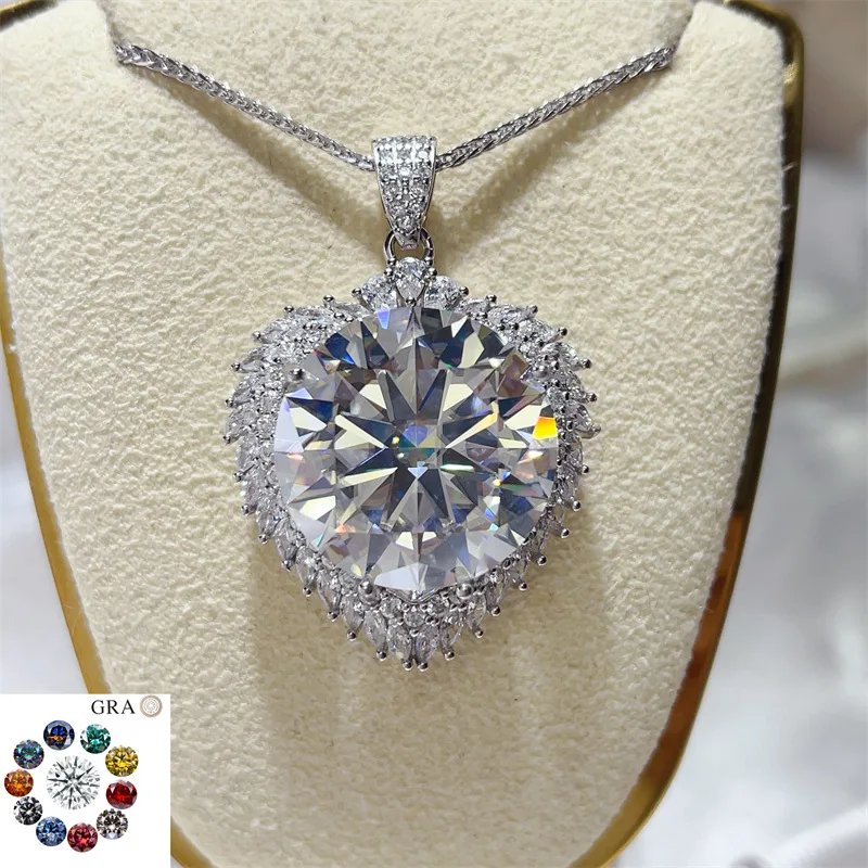 Colorful 20 carat luxury moissanite pendant, exaggerated large carat colored diamond collarbone chain necklace, men's and women's party gifts, birthday gifts, Valentine's Day jewelry
Colorful 20 carat luxury moissanite pendant, exaggerated large carat colored diamond collarbone chain necklace, men's and women's party gifts, birthday gifts, Valentine's Day jewelry
