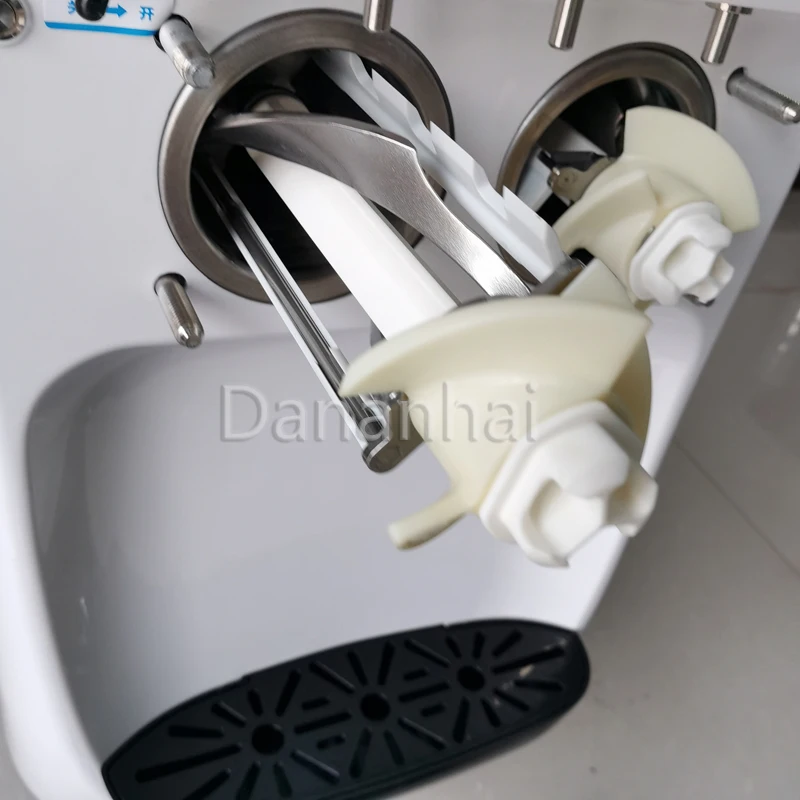 Настольная интеллектуальная машина для мороженого с двумя системами, функцией предварительного охлаждения, для приготовления замороженного йогурта, для домашнего использования, компактная.
Настольная интеллектуальная машина для мороженого с двумя системами, функцией предварительного охлаждения, для приготовления замороженного йогурта, для домашнего использования, компактная.