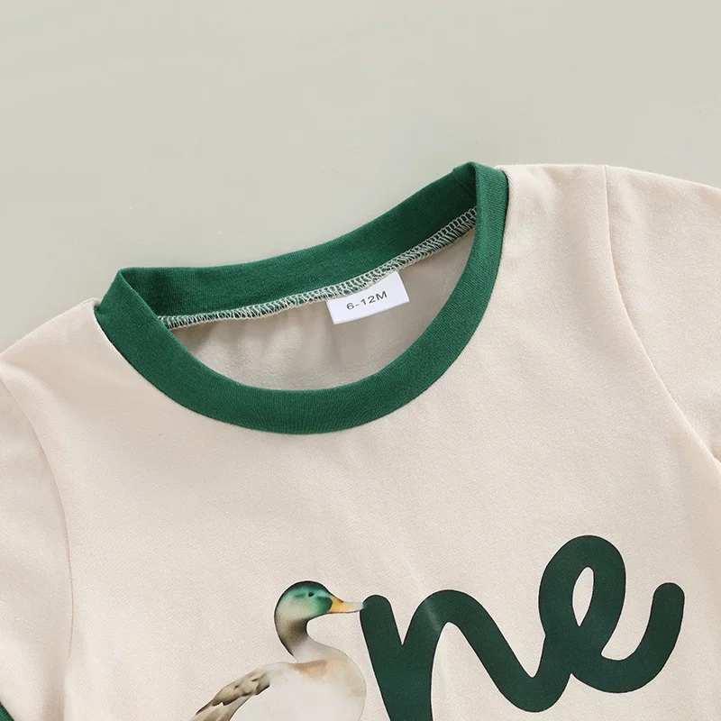 Cute Baby Boy 1st Birthday Set with Letter Print T-Shirt and Duck Pattern Shorts Elastic Waistband for Comfort
Cute Baby Boy 1st Birthday Set with Letter Print T-Shirt and Duck Pattern Shorts Elastic Waistband for Comfort