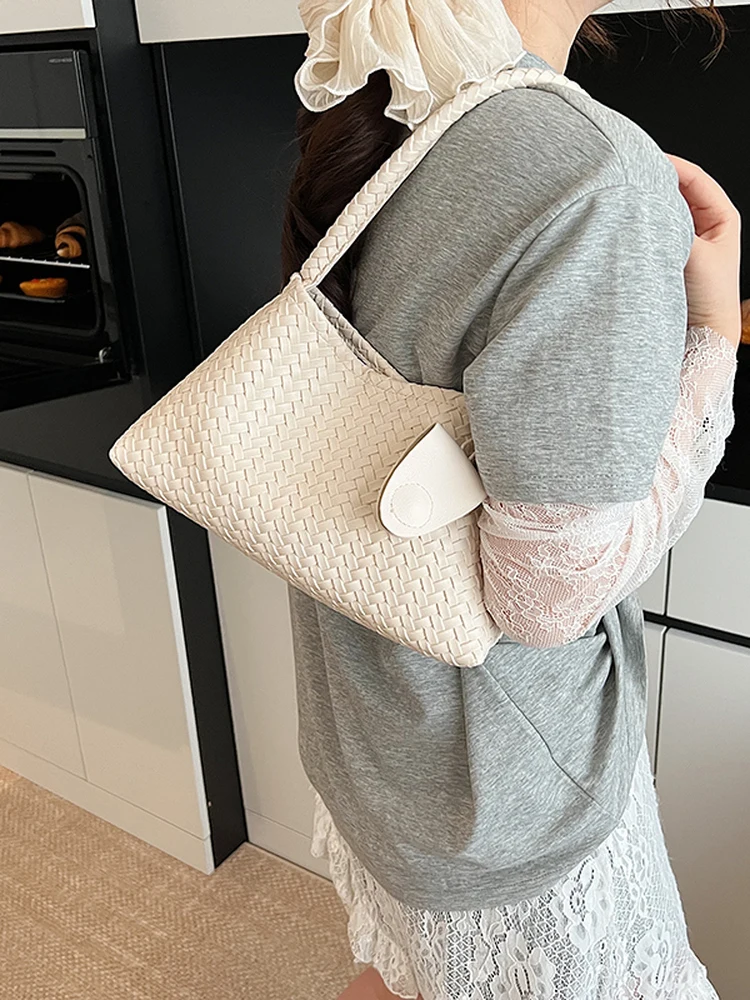 Large Capaci Women's Tote Bag Commuter Basket Weaving Single oulder Bag Summer 2025 New Faion Neutral Sle Magnetic Bu...
Large Capaci Women's Tote Bag Commuter Basket Weaving Single oulder Bag Summer 2025 New Faion Neutral Sle Magnetic Bu...