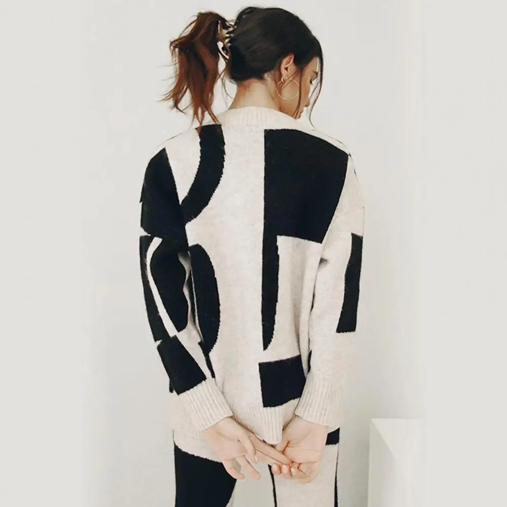 Classic Knitted Sweater Long Sleeve Breathable Pullover Sweater Irregular Geometry Patchwork Color Pullover Sweater Top
Classic Knitted Sweater Long Sleeve Breathable Pullover Sweater Irregular Geometry Patchwork Color Pullover Sweater Top