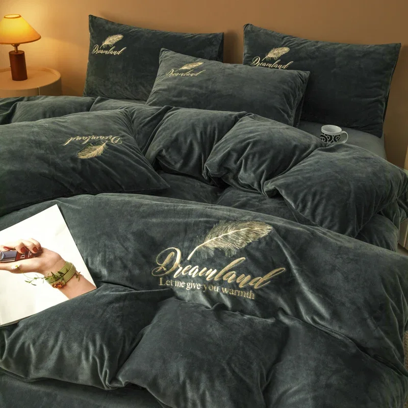 New Milk Velvet Embroidery Feather Single Quilt Set Thickened Warm Duvet Cover in Autumn/winter Double Use Large Size Bedding
New Milk Velvet Embroidery Feather Single Quilt Set Thickened Warm Duvet Cover in Autumn/winter Double Use Large Size Bedding