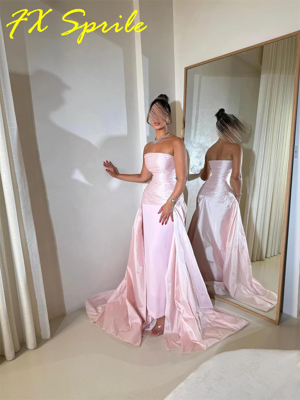 Customized Sparkly Pink Satin Evening Dress Luxury Strapless Sleeveless Homecoming Dresses Fashion Special Occasion Gowns
Customized Sparkly Pink Satin Evening Dress Luxury Strapless Sleeveless Homecoming Dresses Fashion Special Occasion Gowns